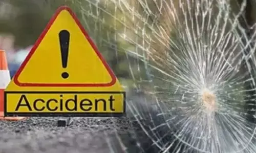 Gujarat News: राजस्थान से गांधीनगर लौट रहे थे लोग, रात के अंधेरे में झील में गिरी कार, चार की मौत