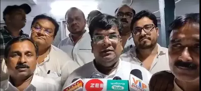 Manendragarh News सीजी में अब पेशाब कांड: कांग्रेसियों के लिए बन रहे खाने में भाजपाईयों ने किया पेशाब, विधायक ने लगाया आरोप, देखें वीडियो