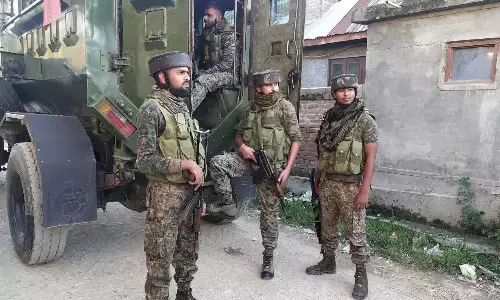 Rajouri Encounter News: राजौरी में मुठभेड़, सेना का एक जवान शहीद, SPO सहित तीन घायल, 1 आतंकी ढेर