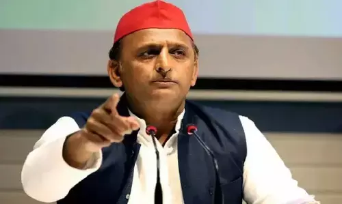 Akhilesh Yadav News: अखिलेश यादव ने योगी कराकर पर बोला हमला, कहा- सरकार की लापरवाही से संक्रामक बीमारियों की चपेट में प्रदेश