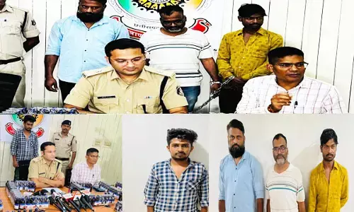 Raipur News: ड्रग्स और प्रतिबंधित सिरप के साथ चार आरोपी गिरफ्तार, बेचने के लिए तलाश कर रहे थे ग्राहक, तभी पुलिस ने पकड़ा