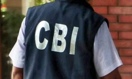 CBI Raid Today: सीबीआई ने रिश्वत मामले में रेलवे अधिकारी को किया अरेस्ट, 2.61 करोड़ रुपये बरामद