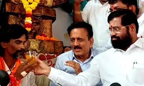 Maharashtra News Today: सीएम के हाथों जूस का गिलास लेकर मराठा नेता ने तोड़ा 17 दिन का अनशन