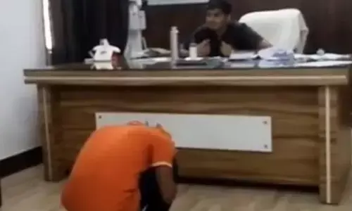 Bareilly SDM Udit Pawar: बरेली में फरियादी को मुर्गा, बनाकर वायरल एसडीएम के पर बड़ा एक्शन