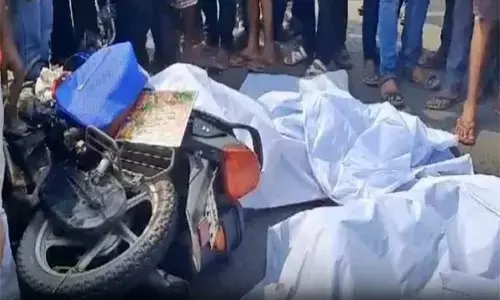 Ramgarh News: चितरपुर में तेज रफ्तार ट्रेलर ने बाइक को रौंदा, पति-पत्नी व छह माह की बेटी की मौत
