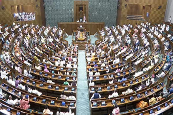 Lok Sabha News; दीपक बैज सहित 3 सांसद सस्पेंड, दोनों सदनों से 146 सांसद निलंबित हो चुके...