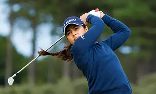 DLF Golf and Country Club: अनन्या के कड़ी मेहनत से पीछा करने पर त्वेसा की बढ़त आधी हो गई