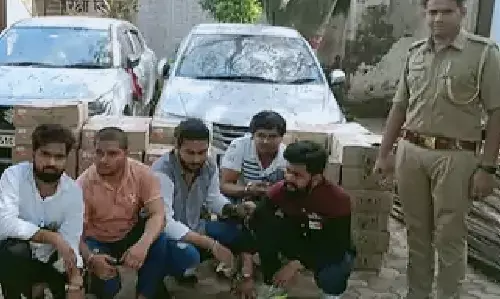 Meerut News: पुलिस को मिली बड़ी सफलता, मेरठ में 5 तस्कर गिरफ्तार, 70 पेटी अवैध शराब बरामद