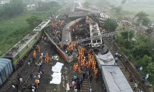 Indian railway: रेलवे दुर्घटना के शिकार यात्रियों को अब देगा 10 गुना ज्‍यादा मुआवजा, जानिए किसको कितना मिलेगा पैसा