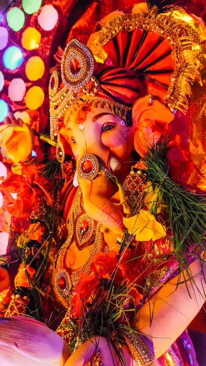 Ganesh Chaturthi Spoiler : कैसे पड़ा भगवान गणेश का नाम एकदंत, क्या था कारण, टूटे दांत से लिखी महाभारत...