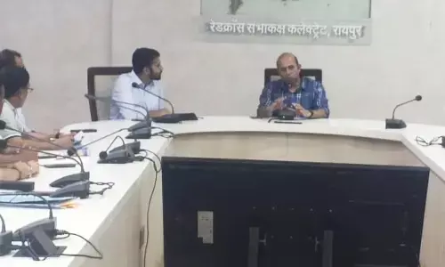 Raipur News: कलेक्‍टर की दो टूक: राजधानी की सफाई में हिला हवाला बर्दाश्‍त नहीं, सड़कों की मरम्‍मत तारीख तय