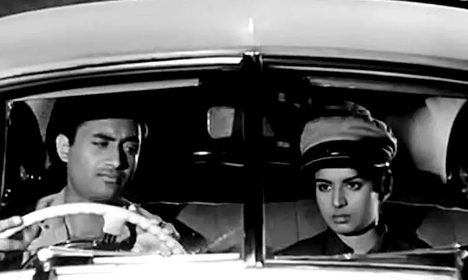 Dev Anand Biography: 1954 की एक शाम जब बम्बई की सड़कों से टैक्सियां गायब हो गईं थी Dev Anand Biography: 1954 की एक शाम जब बम्बई की सड़कों से टैक्सियां गायब हो गईं थी