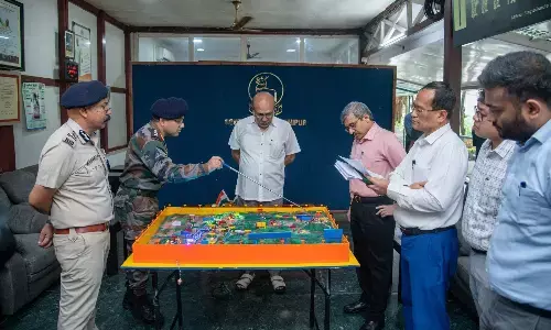Manipur News: मणिपुर के मुख्यमंत्री ने भारत-म्यांमा सीमा पर बाड़बंदी की योजना पर बीआरओ अधिकारियों के साथ बातचीत की