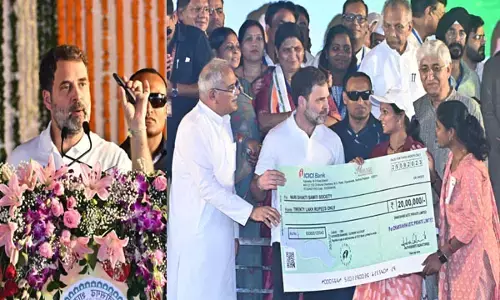 राहुल गांधी बोले-बटन दबाते ही करोड़ों रुपए गरीबों के बैंक खाते में, छत्तीसगढ़ सरकार ने 42 हजार वैकेंसी भरी, एक लाख 30 हजार युवाओं को भत्ता...