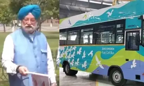 India First Hydrogen Bus: देश की पहली ग्रीन हाइड्रोजन फ्यूल सेल बस लॉन्च, हरदीप सिंह पुरी ने दिखाई हरी झंडी