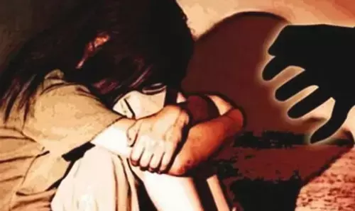 Greater Noida News: ग्रेटर नोएडा में 4 साल की मासूम से अधेड़ ने किया रेप, हालत नाजुक, आरोपी फरार