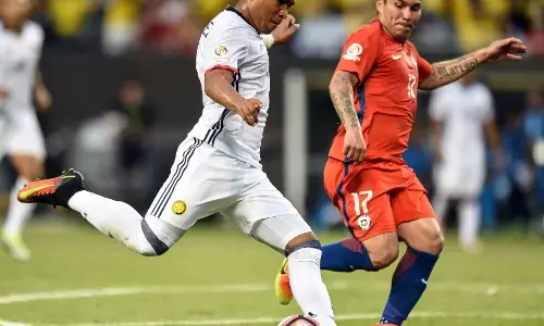 Roger Martínez News : कोलंबियाई फारवर्ड रोजर मार्टिनेज ने ग्रुप लीडर रेसिंग क्लब के लिए अंक अर्जित किया