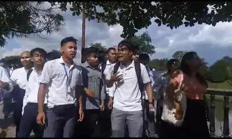 Manipur में दो छात्रों की हत्या के विरोध में उतरे इम्फाली स्टूडेंट, 34 घायल