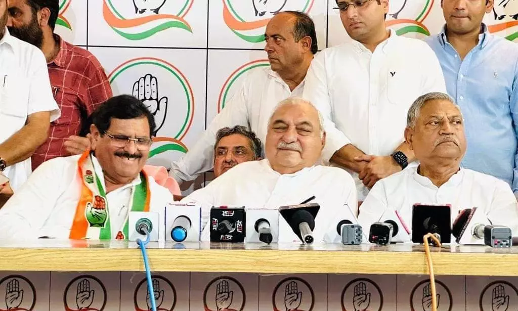 Haryana Politics: अहीरवाल क्षेत्र में BJP को बड़ा झटका, पूर्व मंत्री जगदीश यादव ने थामा कांग्रेस का हाथ Haryana Politics: अहीरवाल क्षेत्र में BJP को बड़ा झटका, पूर्व मंत्री जगदीश यादव ने थामा कांग्रेस का हाथ