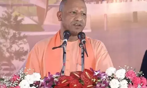 UP News Today: घबराइए मत सरकार आपके साथ है, सीएम योगी का अफसरों को निर्देश
