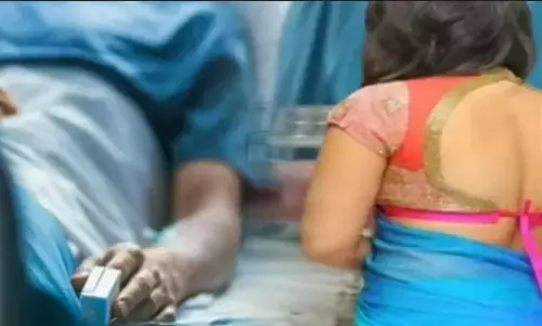 Kanpur Crime News: कानपुर में बॉयफ्रेंड ने गर्लफ्रेंड की सहेली से शारीरिक संबंध बनाने से मना किया तो सहेली ने प्राइवेट पार्ट काट डाला