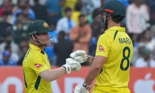 IND vs AUS 3rd ODI: ऑस्ट्रेलिया ने टीम इंडिया को दिया 353 रनों का विशाल लक्ष्य, डेविड वार्नर, मिशेल मार्श और स्टीव स्मिथ ने गेंदबाजों के छुड़ाए छक्के