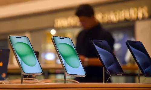 Apple iPhone: भारत से मोबाइल फोन निर्यात 45,000 करोड़ रुपये के पार, एप्‍पल सबसे आगे