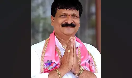 Telangana News: तेलंगाना में BRS को झटका, MLA एम हनुमंत राव समेत 3 नेताओं ने थामा कांग्रेस का हाथ