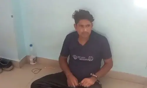 चलती ट्रेन में 12 घंटे तक रेल सफाईकर्मी छात्रा से करता रहा छेड़खानी, अरेस्ट