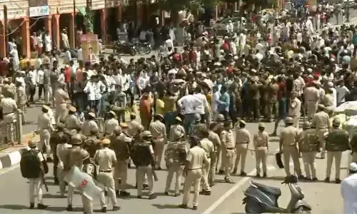 Jaipur Crime News: रोडरेज में युवक की हत्या के बाद हंगामा, तनाव पर काबू पाने की कोशिश जारी