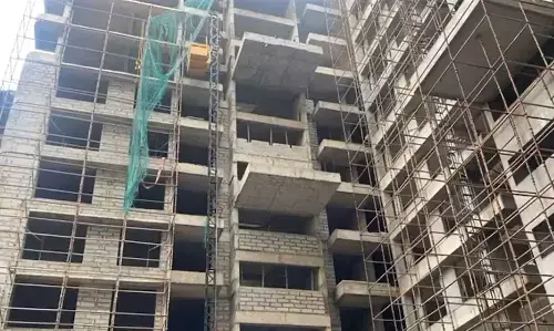 Ahmedabad News: अहमदाबाद में 13वीं मंजिल से गिरी निर्माणाधीन इमारत की लिफ्ट, 3 मजदूरों की मौत