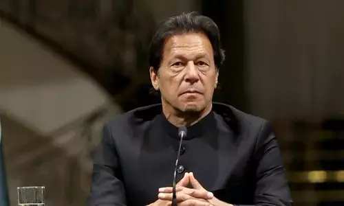 Imran Khan News: With Imran in jail, PTI is struggling to find a credible face: इमरान के जेल में बंद होने के कारण, PTI एक विश्वसनीय चेहरा खोजने के लिए कर रही संघर्ष