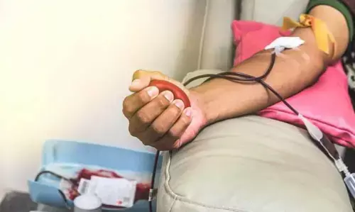 West Bengal Dengue Outbreak: पश्चिम बंगाल में डेंगू से हाहाकार, केंद्र ने बंगाल से रक्तदान शिविर आयोजित करने की सलाह दी