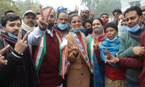 Archana Gautam: मॉडल से अभिनेत्री बनीं अर्चना गौतम कथित दुर्व्यवहार के अगले दिन कांग्रेस से निलंबित