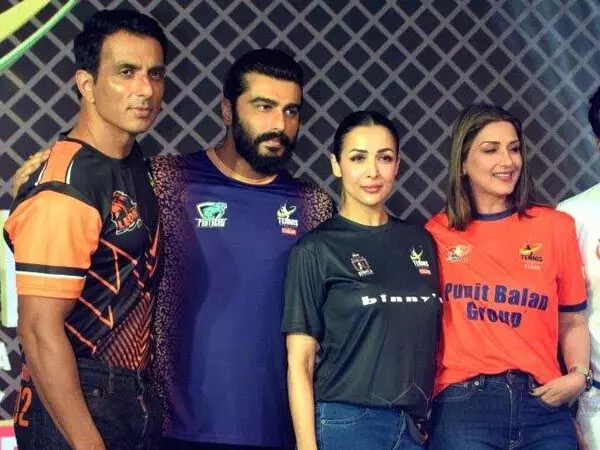 Tennis Premier League Season 5: टेनिस प्रीमियर लीग की ऑक्शन, मलाइका-अर्जुन समेत इन फेमस सितारों का हुआ जमावड़ा... Tennis Premier League Season 5: टेनिस प्रीमियर लीग की ऑक्शन, मलाइका-अर्जुन समेत इन फेमस सितारों का हुआ जमावड़ा...