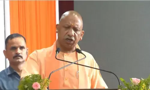 Yogi Adityanath News: गोरखपुर पहुंचे योगी ने अफसरों को दिए ये सख्त आदेश