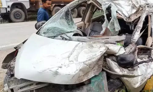 Varanasi Road Accident:  सड़क हादसे में एक ही परिवार के 8 लोगों की मौके पर दर्दनाक मौत, कार और ट्रक में हुई टक्कर