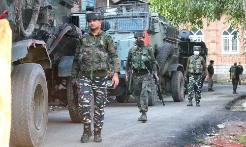 Kulgam Encounter: कुलगाम एनकाउंटर में सुरक्षा बलों ने दो आतंकियों को मार गिराया, हिज्बुल मुजाहिदीन से जुड़े थे दोनों