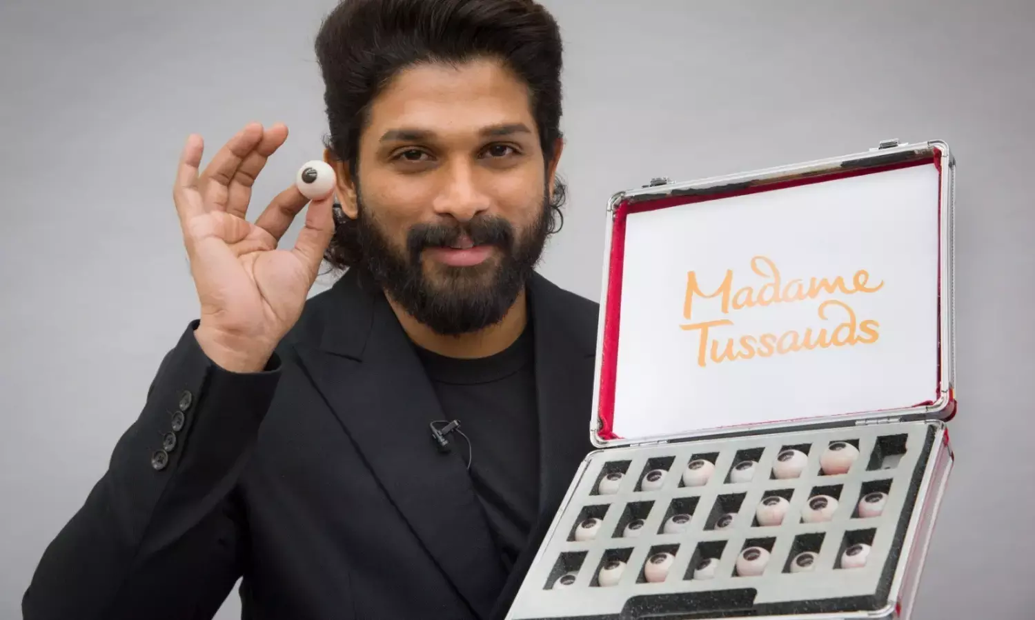 Allu Arjun Madame Tussauds: मैडम तुसाद दुबई में अल्लू अर्जुन की मोम की प्रतिमा का अनावरण साल के अंत तक