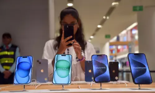 iPhone 15: आईफोन की ओवरहीटिंग समस्या से मिलेगा छुटकारा, कंपनी ने जारी किया नया सॉफ्टवेयर अपडेट