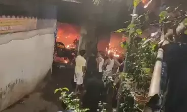 बड़ी खबर : पार्किंग की आग में आधा दर्जन से ज्यादा की मौत, 50 जख्मी