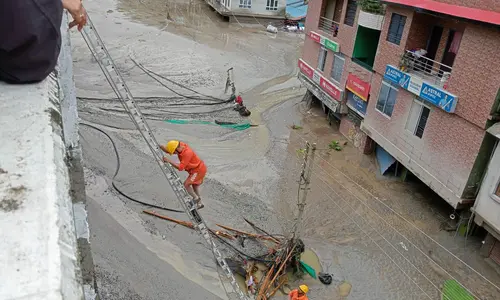 Sikkim Floods: पश्चिम बंगाल में सेना के 6 जवानों समेत लगभग 2 दर्जन शव बरामद