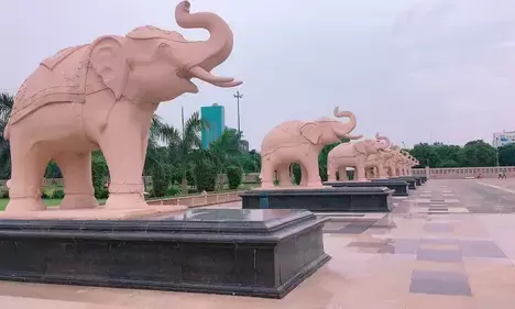 Noida Traffic Advisory: नोएडा वालों के लिए जरूरी सूचना - फंसने पर डायल करें ये नंबर