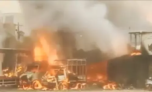 Bengaluru cracker shop fire: बेंगलुरु में पटाखा दुकान में आग की घटना में मृतकों की संख्या बढ़कर 14 हुई, मुआवजे की घोषणा