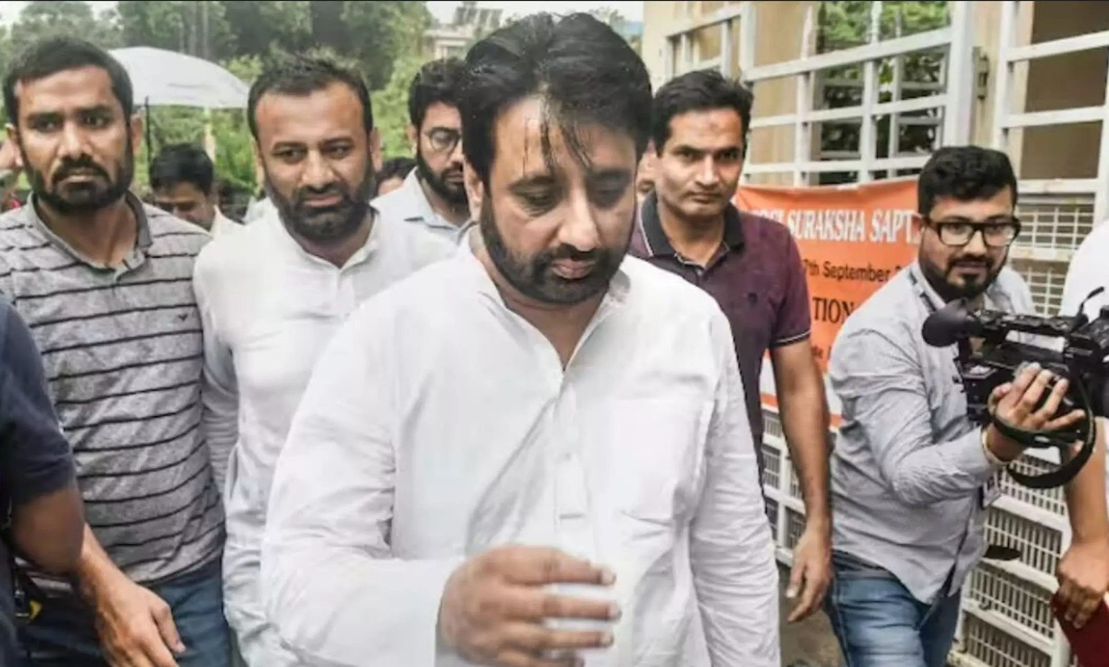 Amanatullah Khan ED Raid: आम आदमी पार्टी विधायक अमानतुल्ला खान के घर ईडी की छापेमारी, जानिए पूरा मामला?