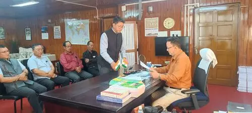 Mizoram News: 5 निर्दलीय विधायकों ने दिया इस्तीफा, इस पार्टी से लड़ेंगे चुनाव Mizoram News: 5 निर्दलीय विधायकों ने दिया इस्तीफा, इस पार्टी से लड़ेंगे चुनाव
