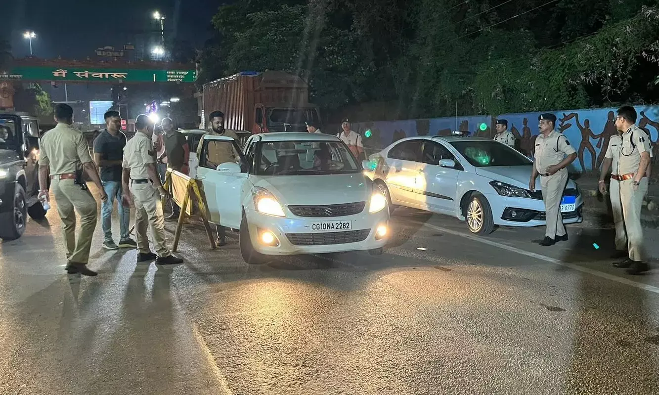 CG Assembly Elections: राजधानी में पुलिस भी तैयार, सख्ती से होगा आचार संहिता का पालन, सड़के, चौक चौराहे पर पुलिस की कड़ी निगरानी, SSP बोले....