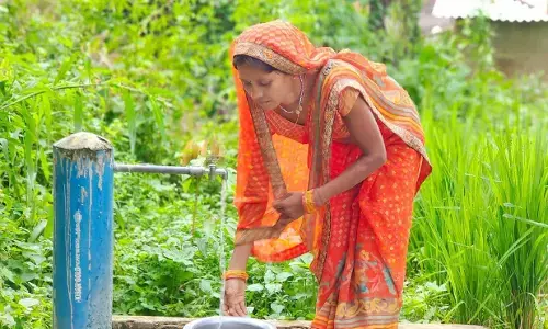 CG जल जीवन मिशन के कनेक्शन लगने के बाद पुष्पांजलि को अब पानी लेने नहीं जाना पड़ता घर से बाहर