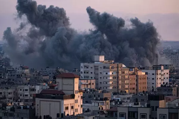 गाजा-इजरायल युद्ध: हमलों में मरने वाले फिलिस्तीनियों की संख्या 4,600, स्वास्थ्य मंत्रालय ने दी जानकारी... गाजा-इजरायल युद्ध: हमलों में मरने वाले फिलिस्तीनियों की संख्या 4,600, स्वास्थ्य मंत्रालय ने दी जानकारी...