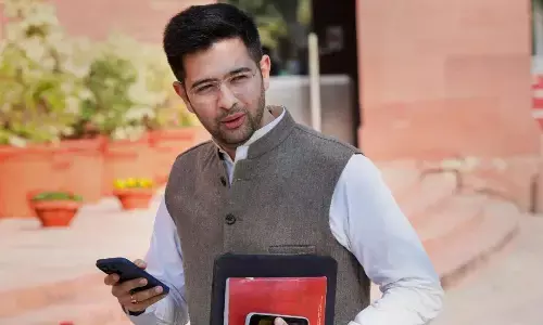 Raghav Chadha Bungalow Row: आप सांसद को दिल्ली हाईकोर्ट से राहत, फैसला आने तक सरकारी बंगले में रह सकते हैं राघव चड्ढा